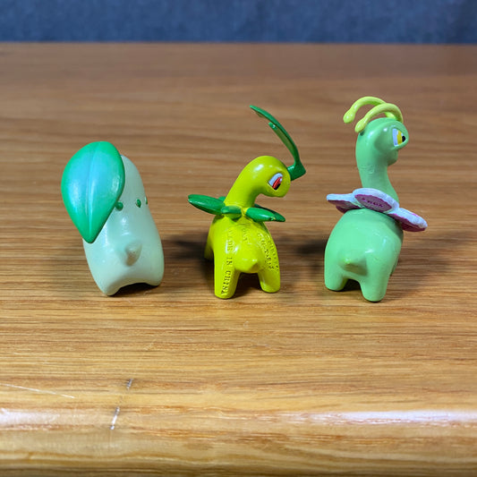 Chikortia Bayleef and Meganium Pokemon TOMY Figures