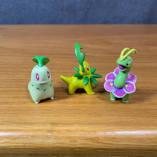 Chikortia Bayleef and Meganium Pokemon TOMY Figures